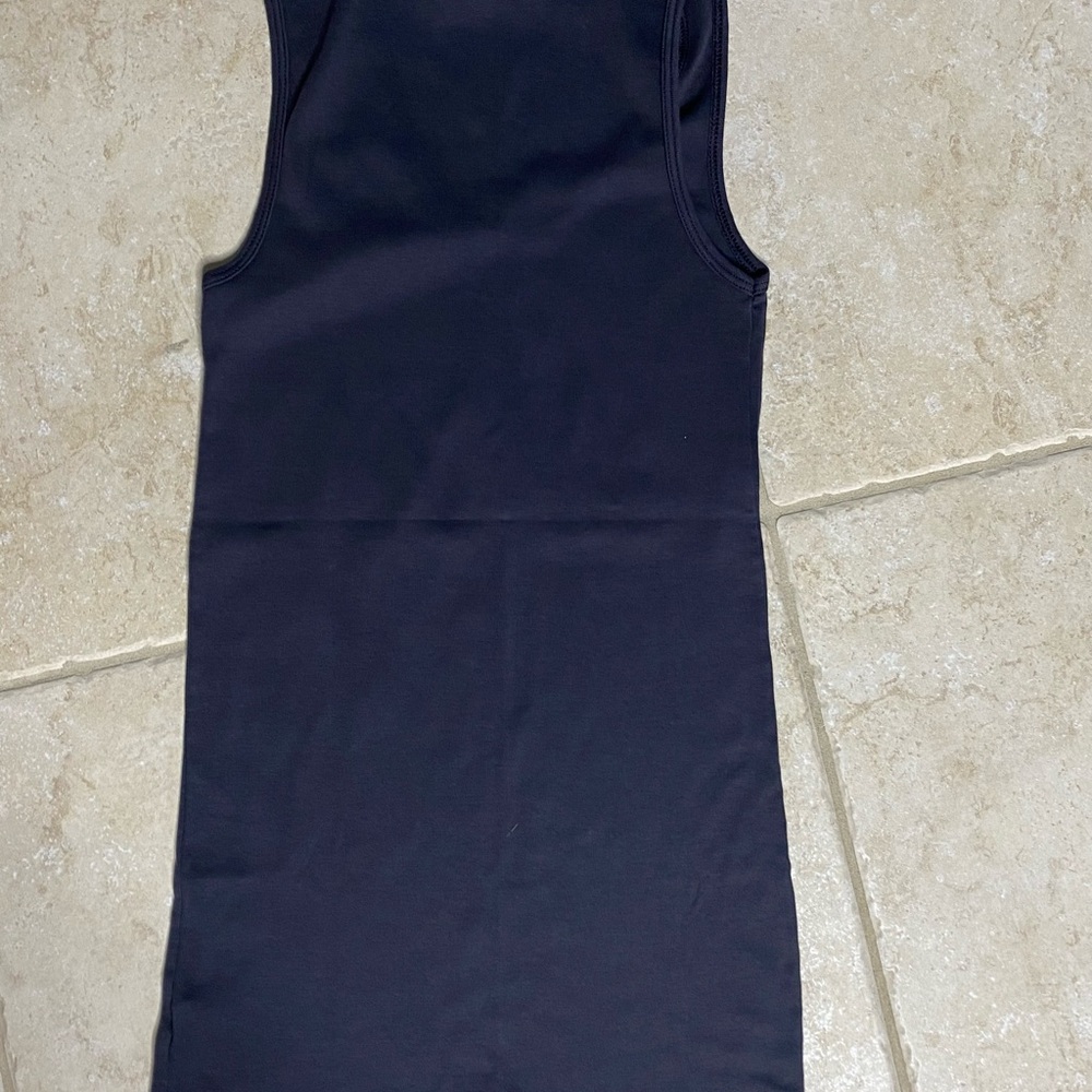 Michael Stars women’s boyfriend tank - Picture 2 of 4